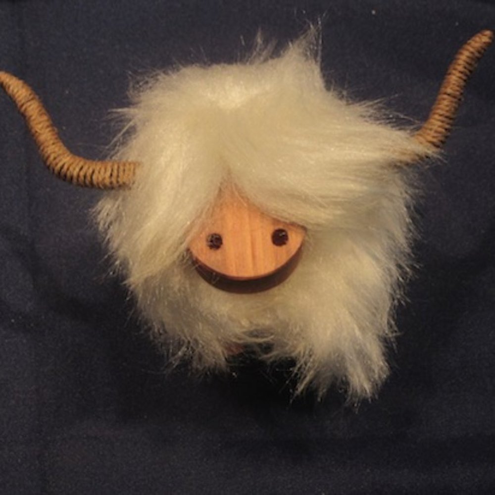 Wee Highland Cow. (New). TG